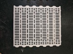 60x70 白色 猪用塑料板 孔径1.1厘米